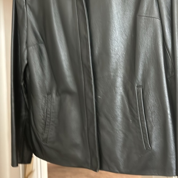 Leather jacket - Picture 2 of 9